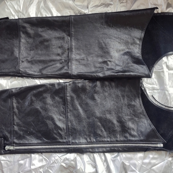 Harley-Davidson Black Leather Jacket with Silver Accents - Picture 2 of 5